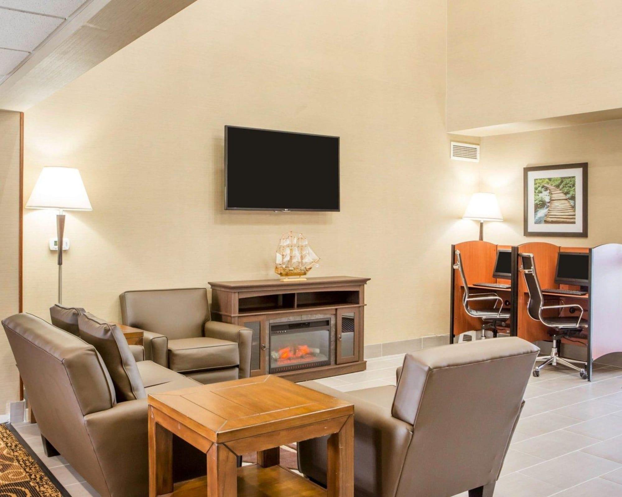 Hawthorn Extended By Wyndham Milwaukee Airport 3*