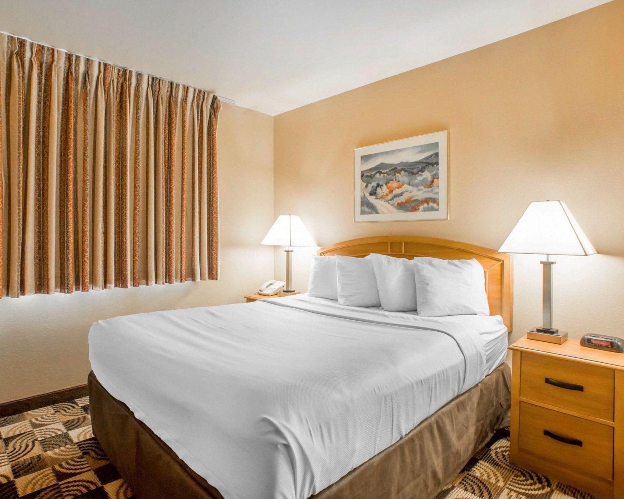 Hawthorn Extended By Wyndham Milwaukee Airport Hotel 3*
