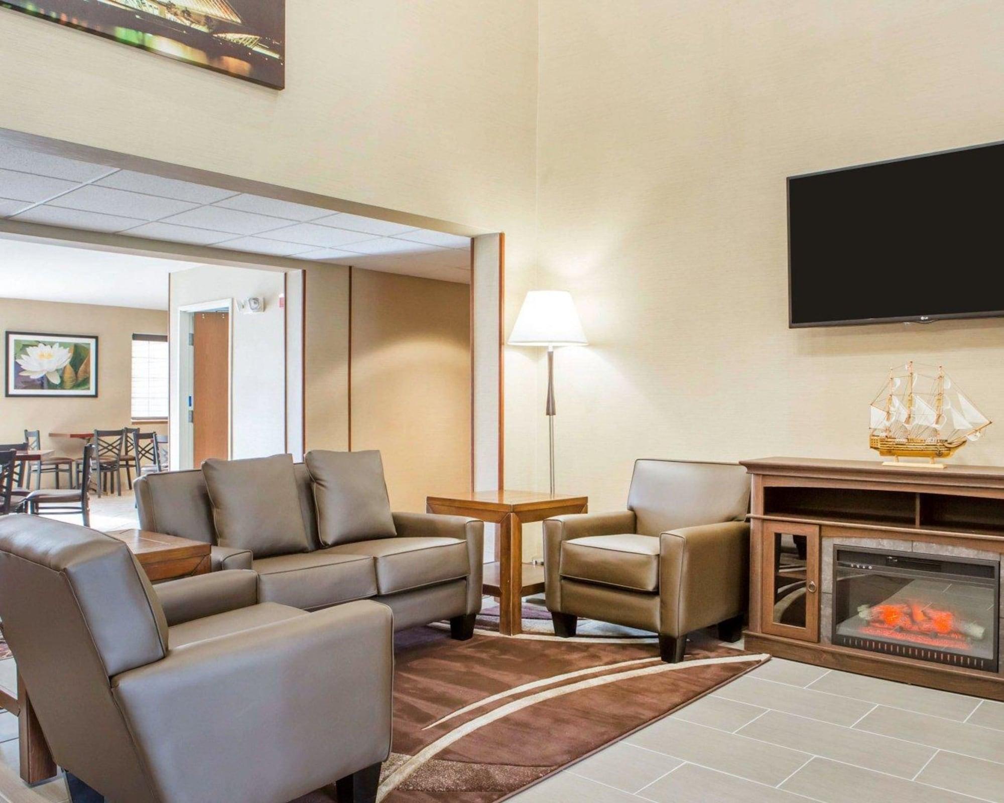 Hawthorn Extended By Wyndham Milwaukee Airport 3*