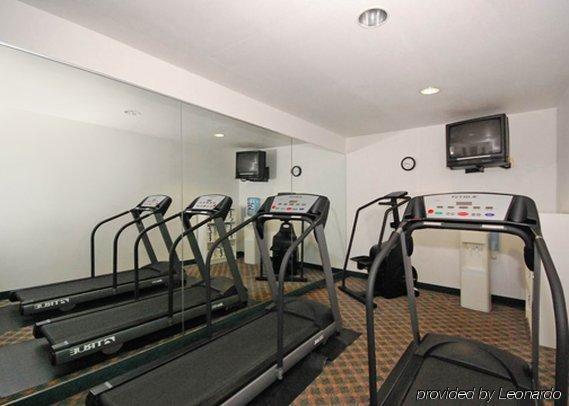 Hawthorn Extended By Wyndham Milwaukee Airport Hotel 3*