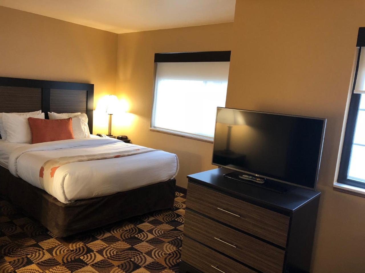 Hawthorn Extended By Wyndham Milwaukee Airport 3*